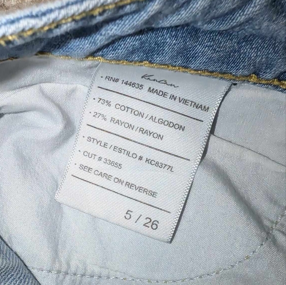 Kancan distressed short booty shorts size 5/26 - Picture 3 of 3